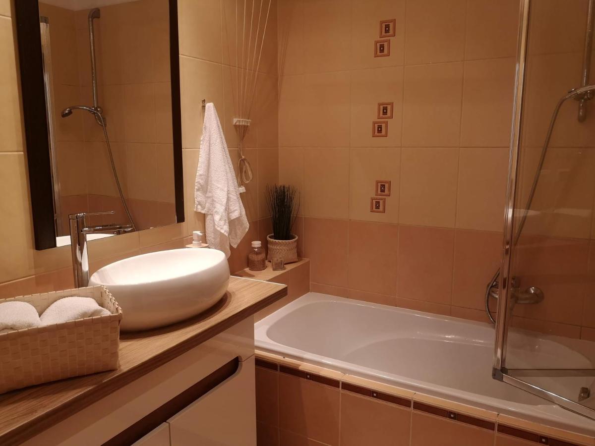 Legata Apartment Ostroda Bagian luar foto